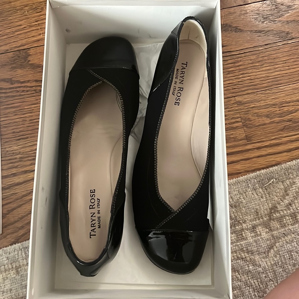 Taryn Rose wedge heels with patent leather details
